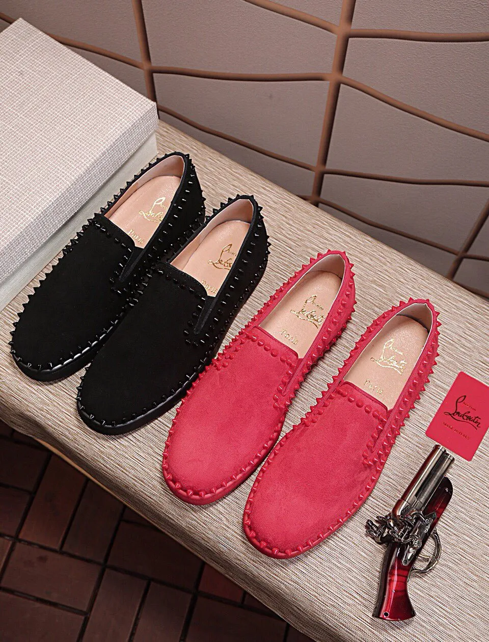 Factory price 420 Christian louboutin (CL red sole shoes) counter nail series, casual sneakers for couples 📢 📢 📢 Exclusive hot style release 🎈🎈💪 Movable latex feet 👻 Finished outsole line [Proud] 😝Female 35-40# Male 38#-46, global supply😝 [Top version]: original imported cowhide frosted upper, top original leather lining, original molded TPU outsole, original 1:1 detail processing, original shoe last, large quantity available from stock,